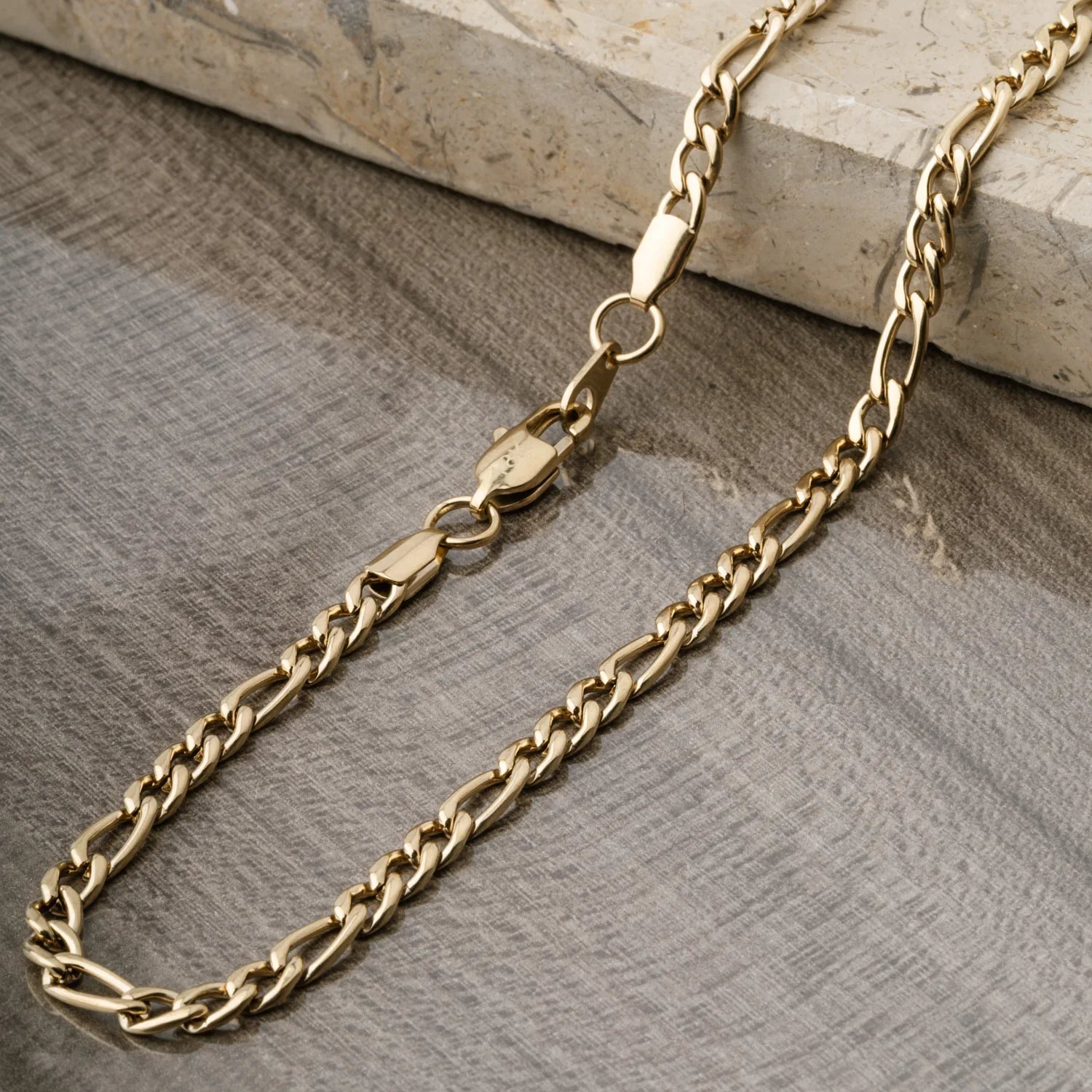 Gold Figaro Chain Necklace in Multiple Widths