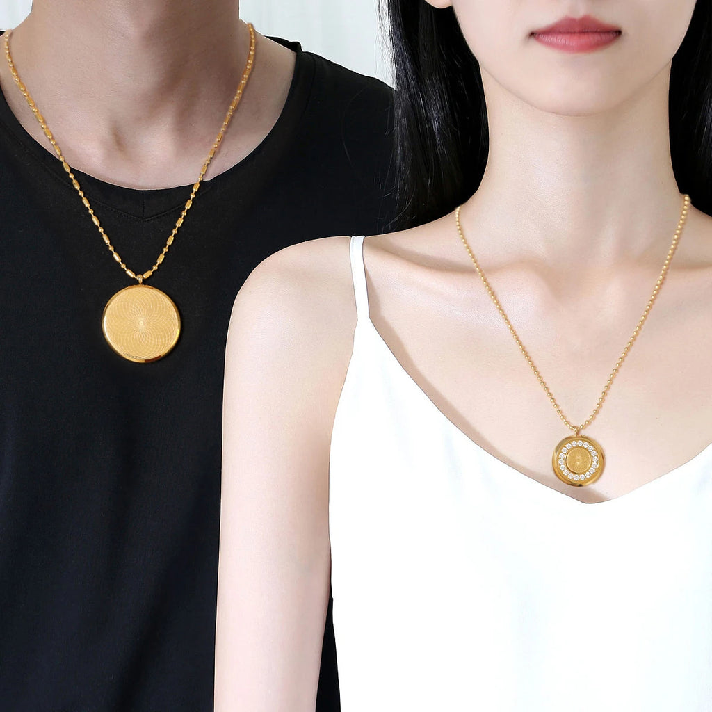 Gold Disc Pendant Necklace with Zircon