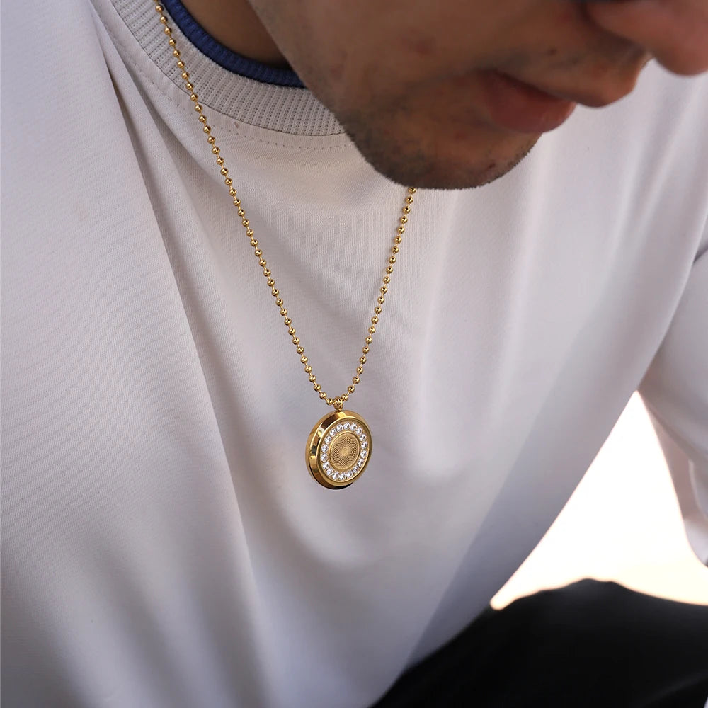 Gold Disc Pendant Necklace with Zircon